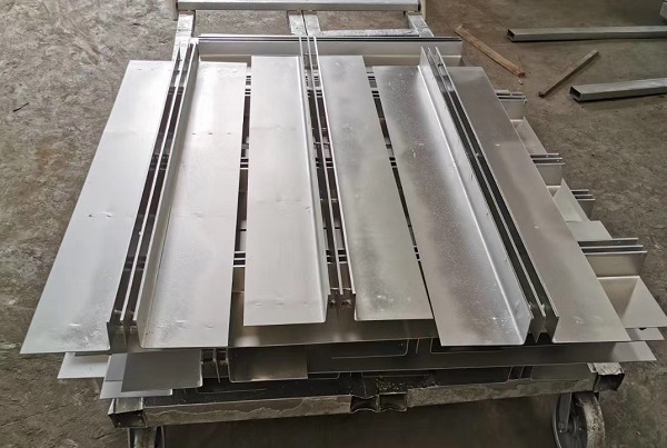 不銹鋼縫隙排水溝，不銹鋼排水溝