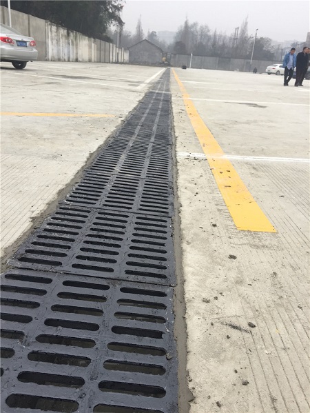 鑄鐵蓋板,為什么鑄鐵蓋板能承受重壓，長久不壞？