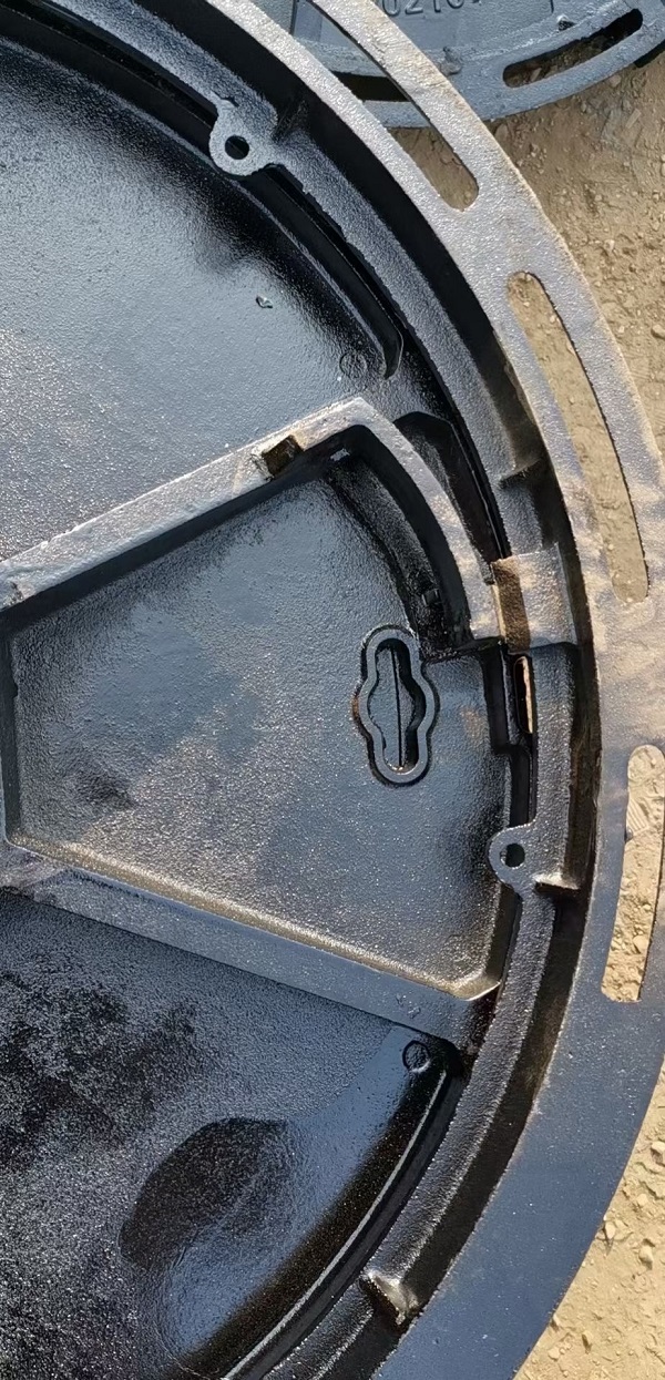 球墨鑄鐵卡簧井蓋，卡簧井蓋